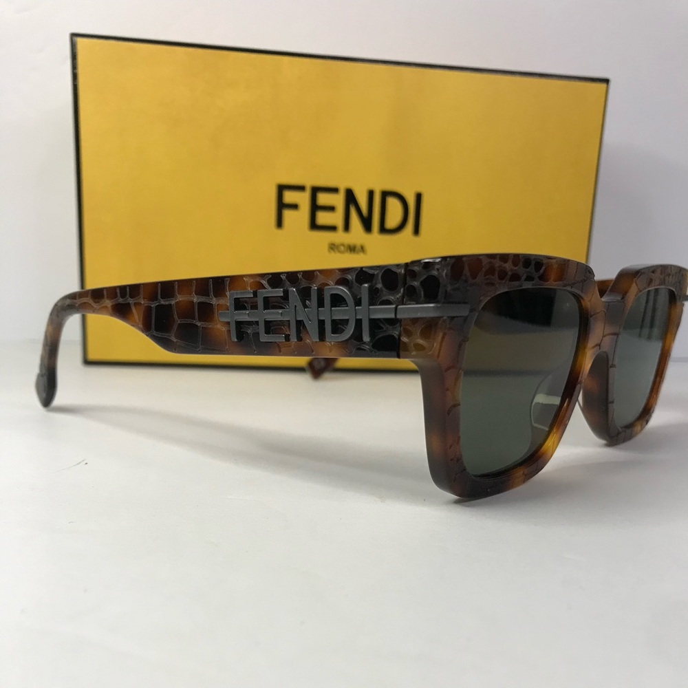 💯 - New Authentic FENDI FE40078I 52N Havana Green Sunglasses